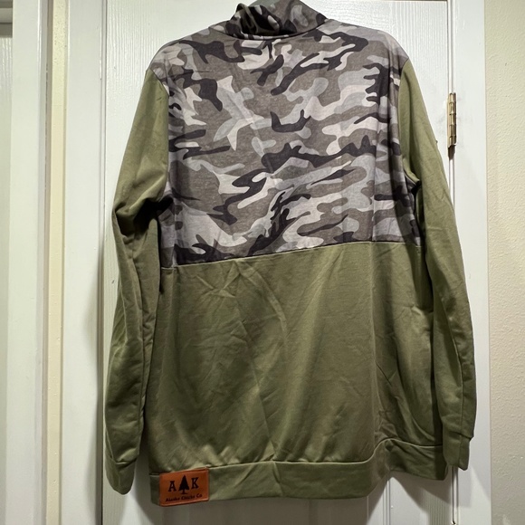 Alaska Chicks Co. Women’s Pullover Hoodie - Gray Camo/Olive Green - XXL - NWOT - Picture 3 of 5